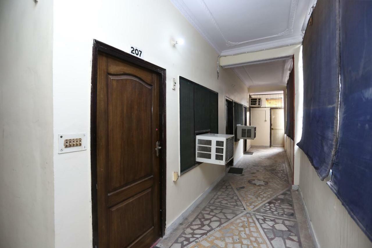 Oyo 39830 Hotel Esquire Meerut Exterior foto