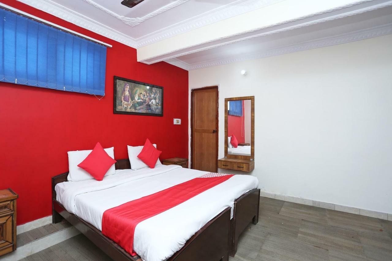 Oyo 39830 Hotel Esquire Meerut Exterior foto